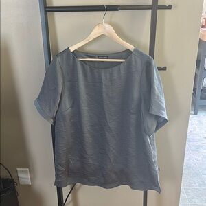 Universal Standard Relaxed Boxy Top, split hem - Size S